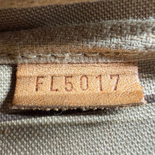 Carica l'immagine nel visualizzatore di Gallery, Mini Pochette in Tela Monogram