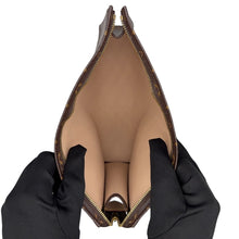 Carica l'immagine nel visualizzatore di Gallery, Trousse Toilette in Tela Monogram Grande