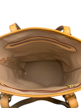 Carica l'immagine nel visualizzatore di Gallery, Monogram Bucket GM