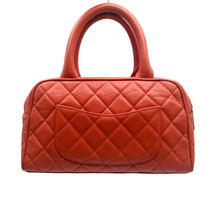 Carica l'immagine nel visualizzatore di Gallery, Timeless Bowler Bag