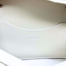 Carica l'immagine nel visualizzatore di Gallery, Neo Classic