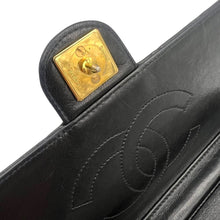 Carica l'immagine nel visualizzatore di Gallery, Classic Flap media vintage