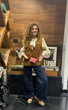 Carica l'immagine nel visualizzatore di Gallery, Charms Flap Card Holder in Pelle Rosa