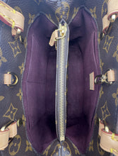 Upload the image to the Gallery viewer,
Borsa Montaigne in Tela Monogram