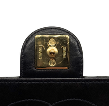Carica l'immagine nel visualizzatore di Gallery, Borsa Timeless Vintage in Pelle Nera