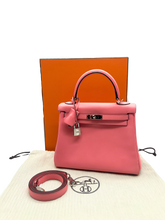 Upload the image to the Gallery viewer, Kelly 25 in Pelle Swift Rose D’ètè
