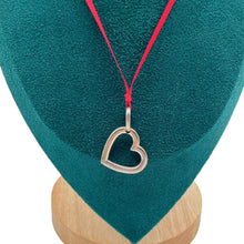 Carica l'immagine nel visualizzatore di Gallery, Collana con filo