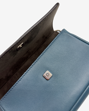 Carica l'immagine nel visualizzatore di Gallery, Double Micro Baguette in Pelle Azzurra