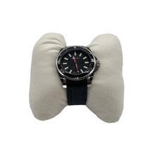 Upload the image to the Gallery viewer, Gucci Quartz Diver Watch