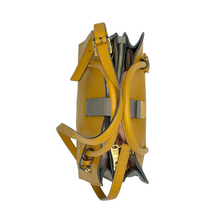 Upload the image to the Gallery viewer, Leather shoulder bag