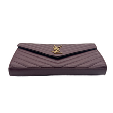 Carica l'immagine nel visualizzatore di Gallery, Cassandra Matelasse Chain Wallet