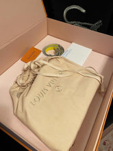 Carica l'immagine nel visualizzatore di Gallery, Artycapucines by Ugo Rondinone 94/200