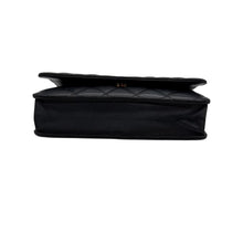 Carica l'immagine nel visualizzatore di Gallery, Romance Wallet on Chain in Pelle Nera
