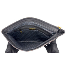 Carica l'immagine nel visualizzatore di Gallery, Pochette in Tessuto Vintage
