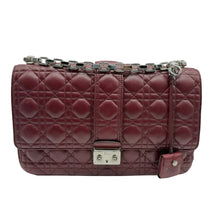 Carica l'immagine nel visualizzatore di Gallery, Borsa Miss Dior in Pelle Bordeaux
