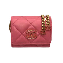 Carica l'immagine nel visualizzatore di Gallery, Charms Flap Card Holder in Pelle Rosa
