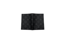 Carica l&#39;immagine nel visualizzatore di Gallery, Louis Vuitton Document Holder
