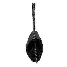 Carica l'immagine nel visualizzatore di Gallery, Chain Around Flap Bag in Pelle Nera
