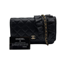 Carica l'immagine nel visualizzatore di Gallery, Romance Wallet on Chain in Pelle Nera
