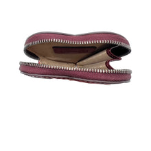 Carica l&#39;immagine nel visualizzatore di Gallery, Burberry Coin Case Heart Wallet
