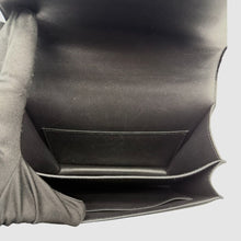 Carica l'immagine nel visualizzatore di Gallery, Constance Mini 19 in Pelle Nera
