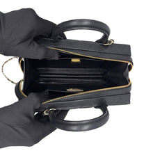 Carica l'immagine nel visualizzatore di Gallery, Square Vanity Case in Pelle di agnello Nera

