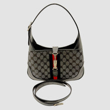 Carica l'immagine nel visualizzatore di Gallery, Jackie in Tela Siglata Nera
