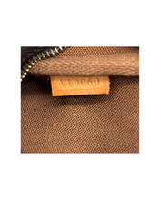 Carica l&#39;immagine nel visualizzatore di Gallery, Pochette Accessoires Monogram
