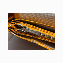 Carica l&#39;immagine nel visualizzatore di Gallery, Plumet Pocket in Tela Gialla
