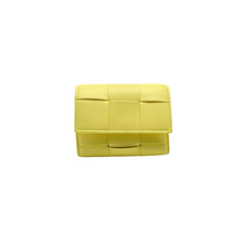 Carica l&#39;immagine nel visualizzatore di Gallery, Portafoglio Cassette Tri-Fold Con Zip
