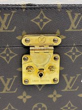 Carica l'immagine nel visualizzatore di Gallery, Cosmetic Trunk in Tela Monogram
