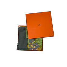 Carica l&#39;immagine nel visualizzatore di Gallery, Gray Hermes Silk Scarf
