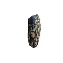Upload the image to the Gallery viewer, Vintage clutch bag
