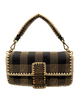 Upload the image to the Gallery viewer, Baguette Limited Edition in Tela Pequin e Rafia
