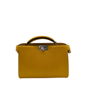 Upload the image to the Gallery viewer, Peekaboo IseeU in Pelle Gialla
