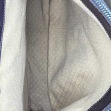 Upload the image to the Gallery viewer, Borsa Vintage a mano
