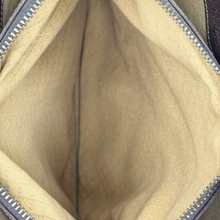 Upload the image to the Gallery viewer, Borsa Vintage a mano
