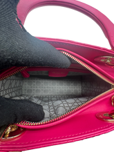 Carica l'immagine nel visualizzatore di Gallery, Borsa Lady Dior Media in Pelle Rosa  
