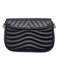 Upload the image to the Gallery viewer, Borsa a tracolla Multipochette New Wave in pelle trapuntata
