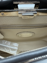 Upload the image to the Gallery viewer, Peekaboo in Pelle Grigio Scuro
