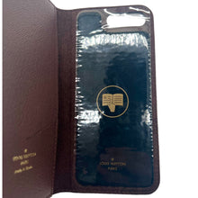 Carica l&#39;immagine nel visualizzatore di Gallery, Cover iPhone
