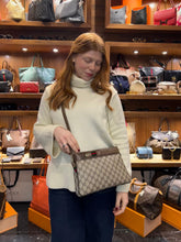 Carica l'immagine nel visualizzatore di Gallery, Borsa a Tracolla Vintage in Tela Monogram
