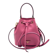 Upload the image to the Gallery viewer, Borsa a secchiello in pelle

