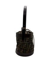 Carica l'immagine nel visualizzatore di Gallery, Drawstring Bucket Bag in Zucca Canvas
