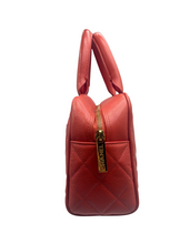 Carica l'immagine nel visualizzatore di Gallery, Timeless Bowler Bag
