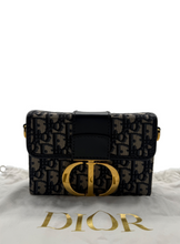 Carica l'immagine nel visualizzatore di Gallery, 30 Montaigne Box in Oblique Jacquard
