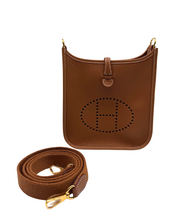 Upload the image to the Gallery viewer, Evelyne 16 Taurillon Clémence Gold

