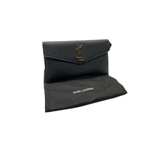 Upload the image to the Gallery viewer, Uptown Clutch

