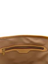 Carica l'immagine nel visualizzatore di Gallery, Monogram Bucket GM
