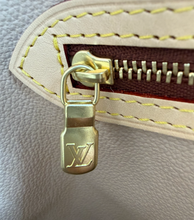 Carica l'immagine nel visualizzatore di Gallery, Monogram Bucket GM
